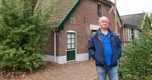 Koppel-Swoe levert voor de panden van statushouders in de gemeente Epe een huismeester. Dirk Vuijk vervult die rol. Wat doet een huismeester eigenlijk?