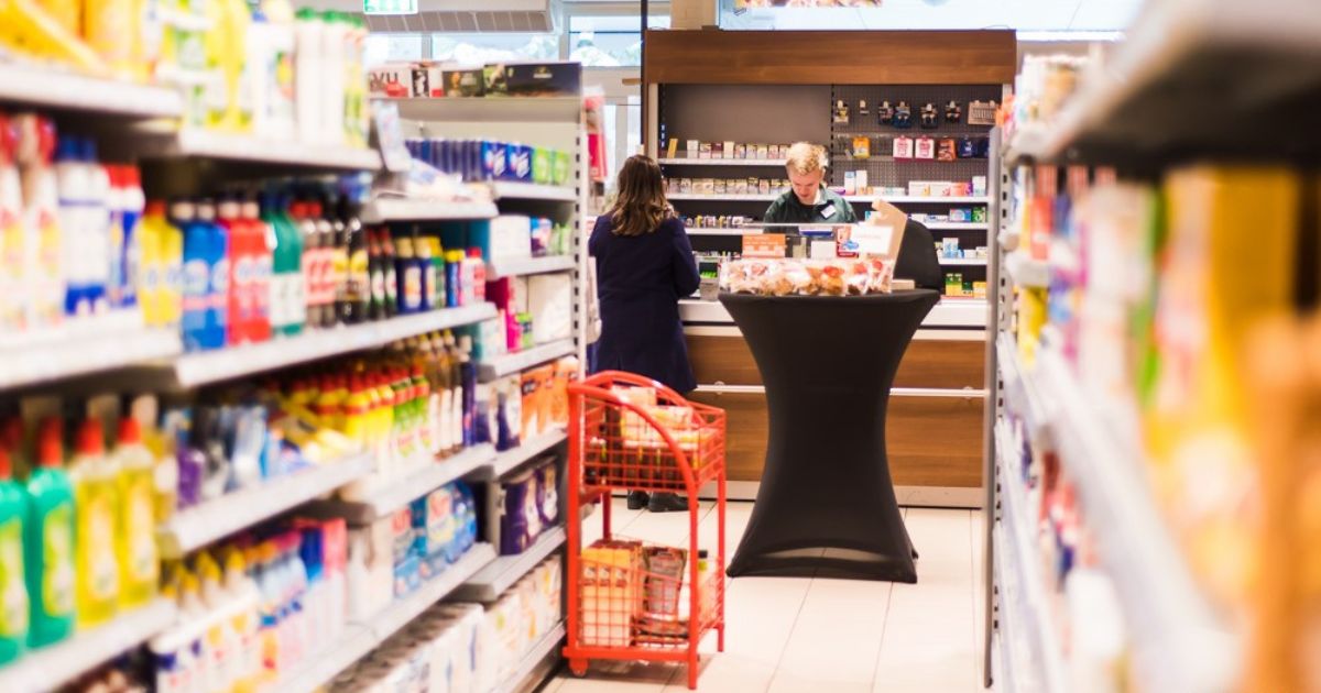 Buurtpunt De Buurtwinkel: supermarkt, bakkerij en koffiehoek